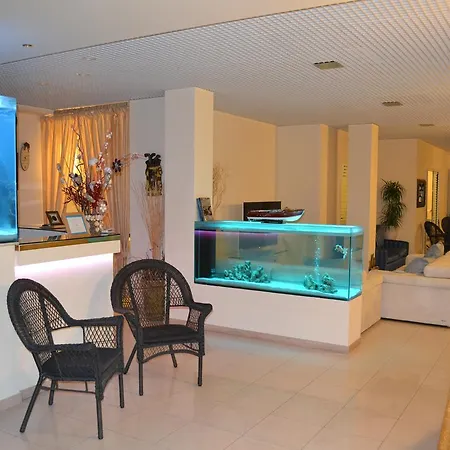 埃尔加托酒店 3*